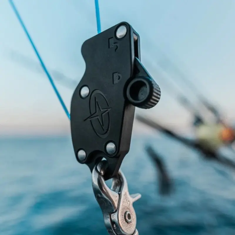 Gemlux Gemlox 400-Pound Halyard Locking System 1