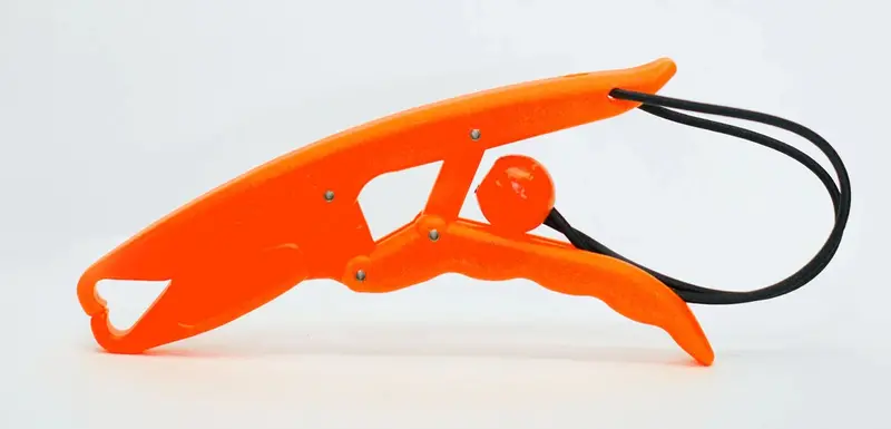 The Fish Grip Jr. – Compact Fish Handling Tool For Smaller Species 1