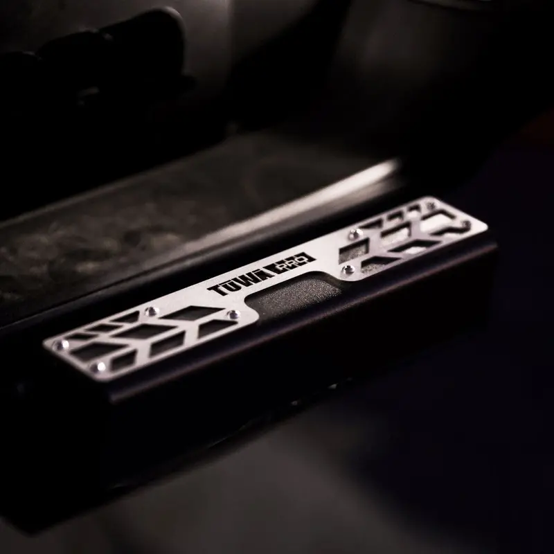 Tuwa Pro 4Cx Boar Rear Hitch Step With Integrated Footplate 1