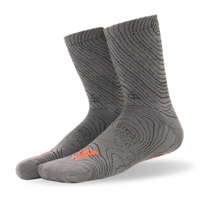Voltage Topo Kom Mid-Cut Cooling Socks 1